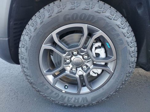 New 2024 Jeep Grand Cherokee Trailhawk w/ Advanced Protech Group II image 16