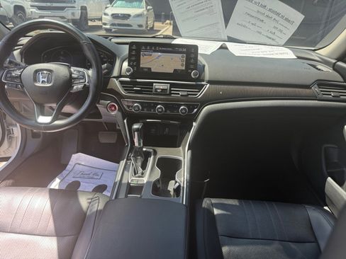 Used 2018 Honda Accord Touring image 18