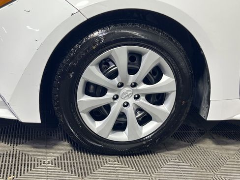 Used 2023 Toyota Corolla LE image 12