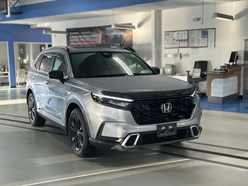 Used 2023 Honda CR-V Sport Touring image 3