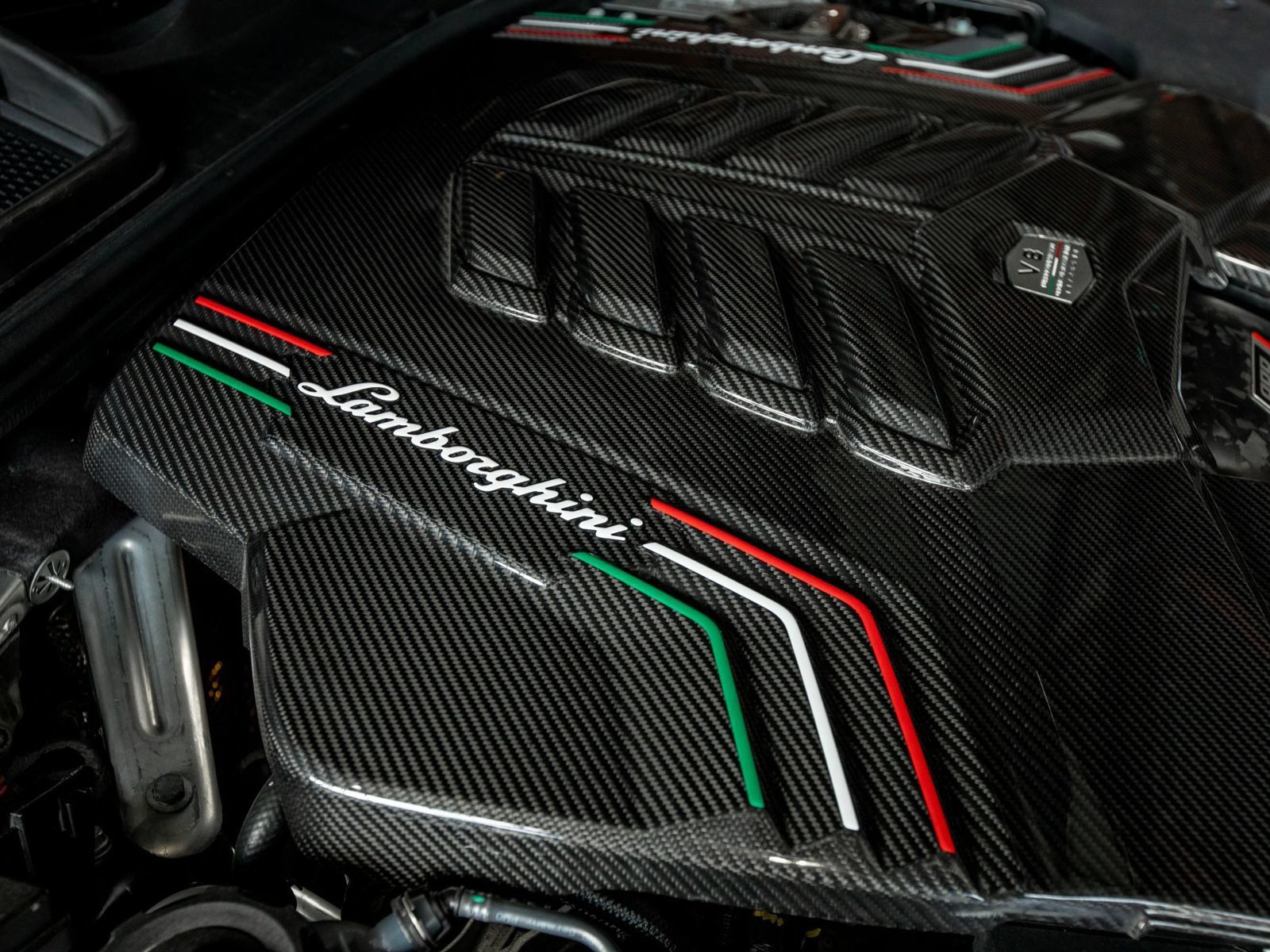 Used 2023 Lamborghini Urus Performante AWD/4WD image 31