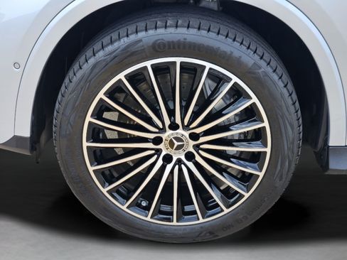 Used 2026 Mercedes-Benz GLC 300 image 28