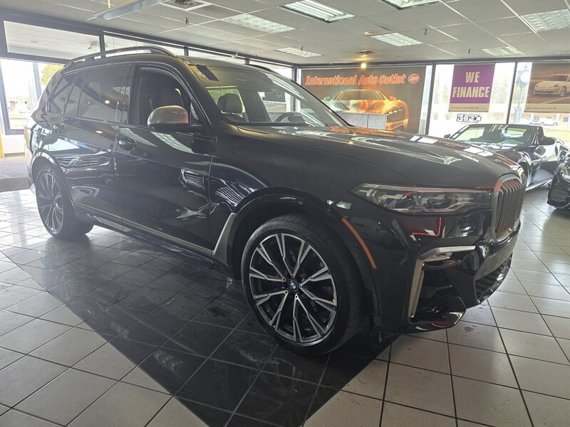 Used 2020 BMW X7 M50i w/ Executive Package AWD/4WD image 3