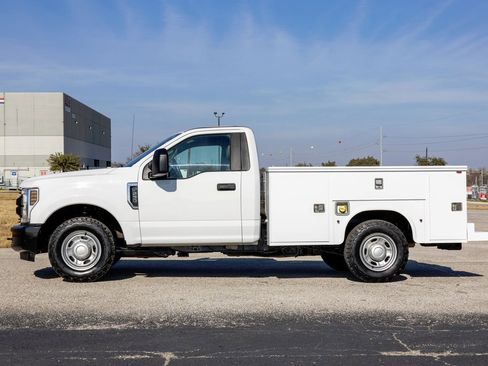 Used 2018 Ford F250 XL image 4