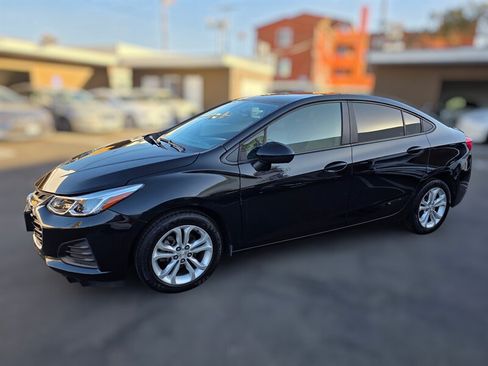 Used 2019 Chevrolet Cruze LS w/ LS Convenience Package FWD image 3