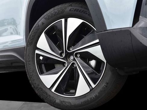 New 2026 Volkswagen Taos SE AWD/4WD image 3