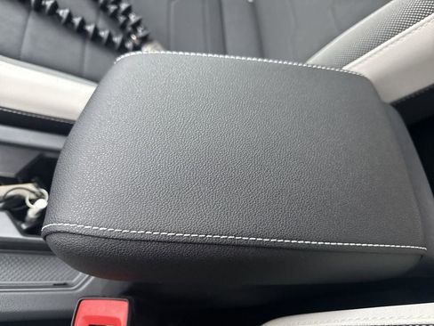 New 2026 Volkswagen Taos SE FWD image 38