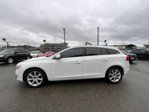 Used 2016 Volvo V60 T5 Premier image 5