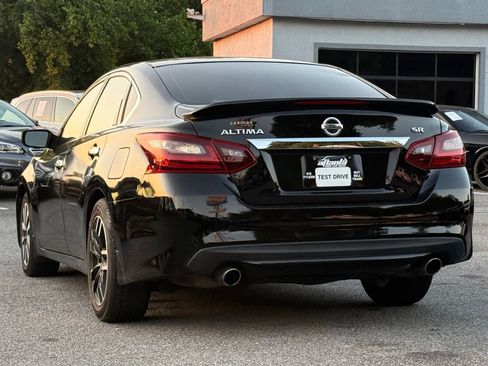 Used 2017 Nissan Altima 2.5 SR w/ Midnight Edition Package FWD image 3
