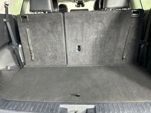 Used 2024 Toyota Highlander LE image 21