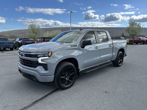 Used 2024 Chevrolet Silverado 1500 RST image 3