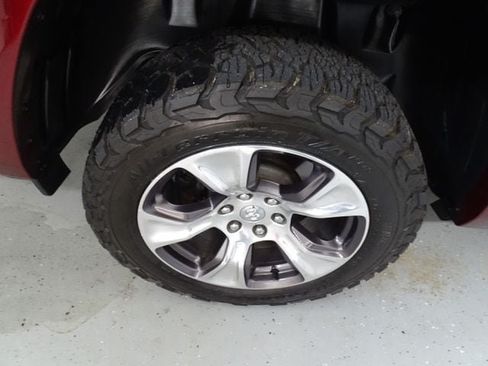 Used 2019 RAM 1500 Laramie AWD/4WD image 29
