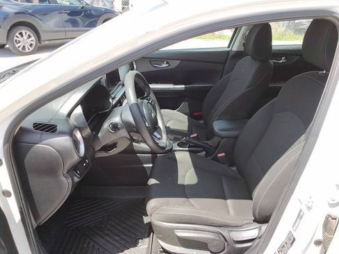 Used 2020 Kia Forte LXS FWD image 5