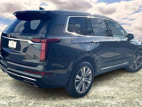 Used 2022 Cadillac XT6 Premium Luxury w/ Technology Package image 5