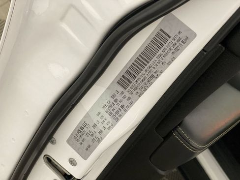 Used 2017 Jeep Cherokee Sport FWD image 36