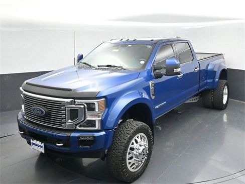 Used 2022 Ford F450 Limited image 3