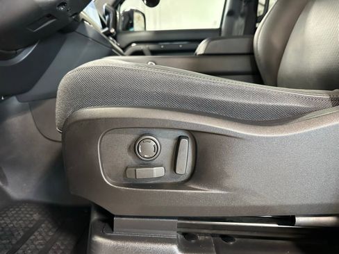 Used 2025 Land Rover Defender 110 X image 13