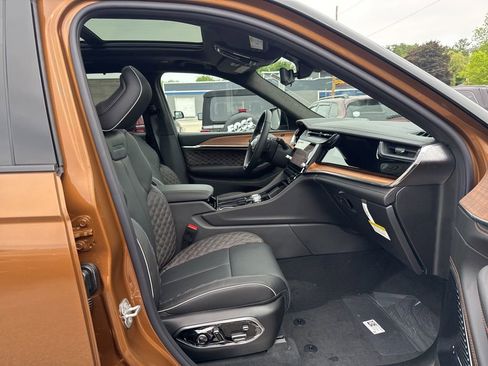 New 2026 Jeep Grand Cherokee Summit AWD/4WD image 24