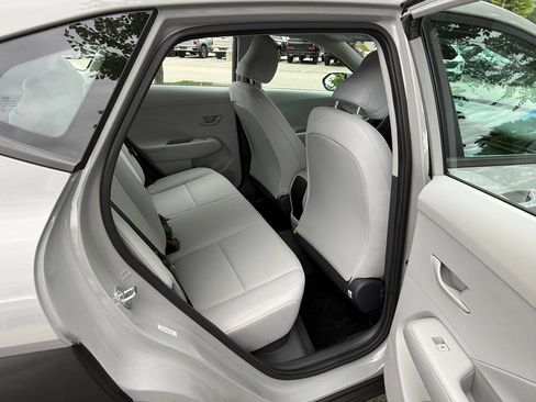 Used 2024 Hyundai Kona SE AWD/4WD image 14