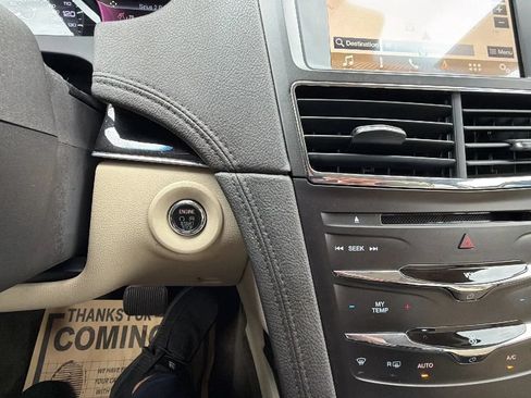 Used 2019 Lincoln MKT AWD image 31