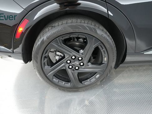Used 2024 Chevrolet Equinox EV RS FWD image 9