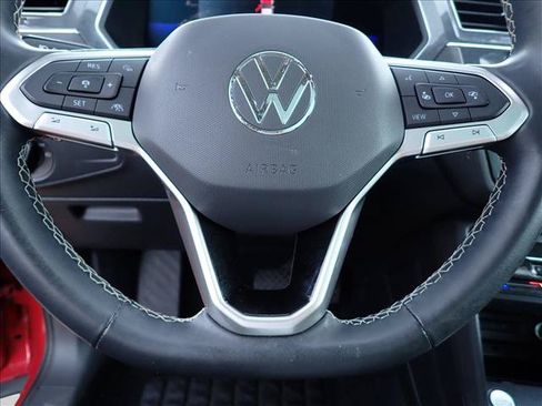 Used 2022 Volkswagen Tiguan SE AWD/4WD image 18