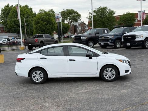 Used 2023 Nissan Versa S FWD image 5