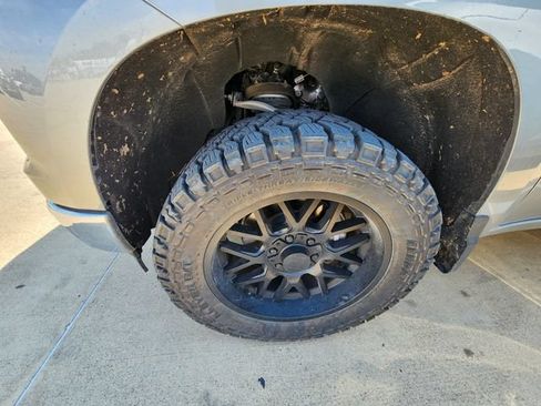 Used 2025 Chevrolet Silverado 1500 LT RWD image 8
