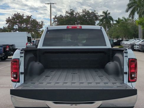 New 2026 RAM 2500 Big Horn AWD/4WD image 13