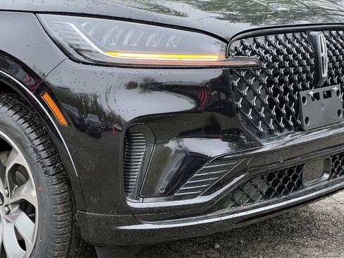 New 2026 Lincoln Aviator AWD w/ Jet Appearance Package image 2