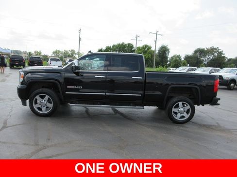 Used 2016 GMC Sierra 2500 SLT w/ Duramax Plus Package AWD/4WD image 10