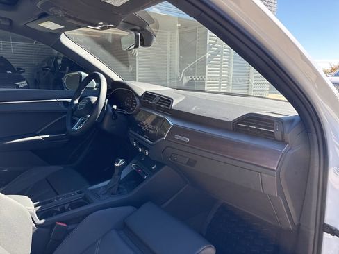 Certified 2025 Audi Q3 2.0T Premium w/ Convenience Package image 15