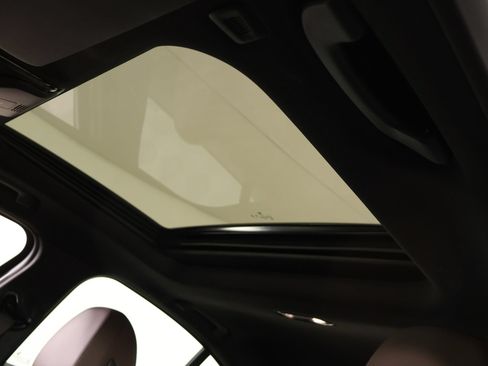 Used 2025 BMW 330i Sedan w/ M Sport Package RWD image 16