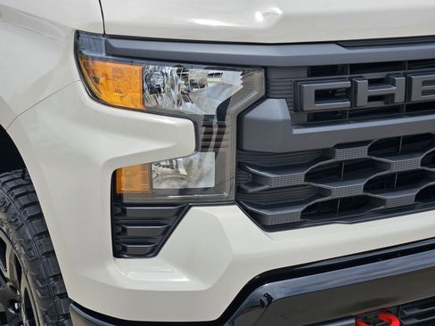 New 2026 Chevrolet Silverado 1500 Custom Trail Boss w/ LPO, Dark Essentials Package AWD/4WD image 10