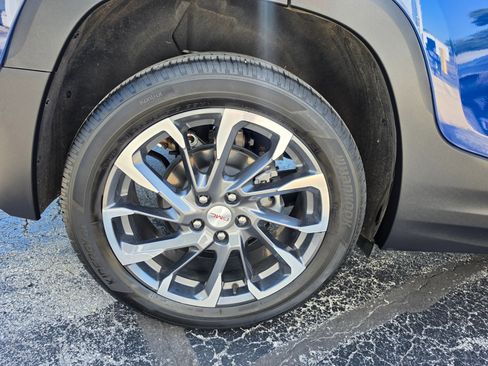 Used 2023 GMC Terrain SLT w/ Tech Package FWD image 14