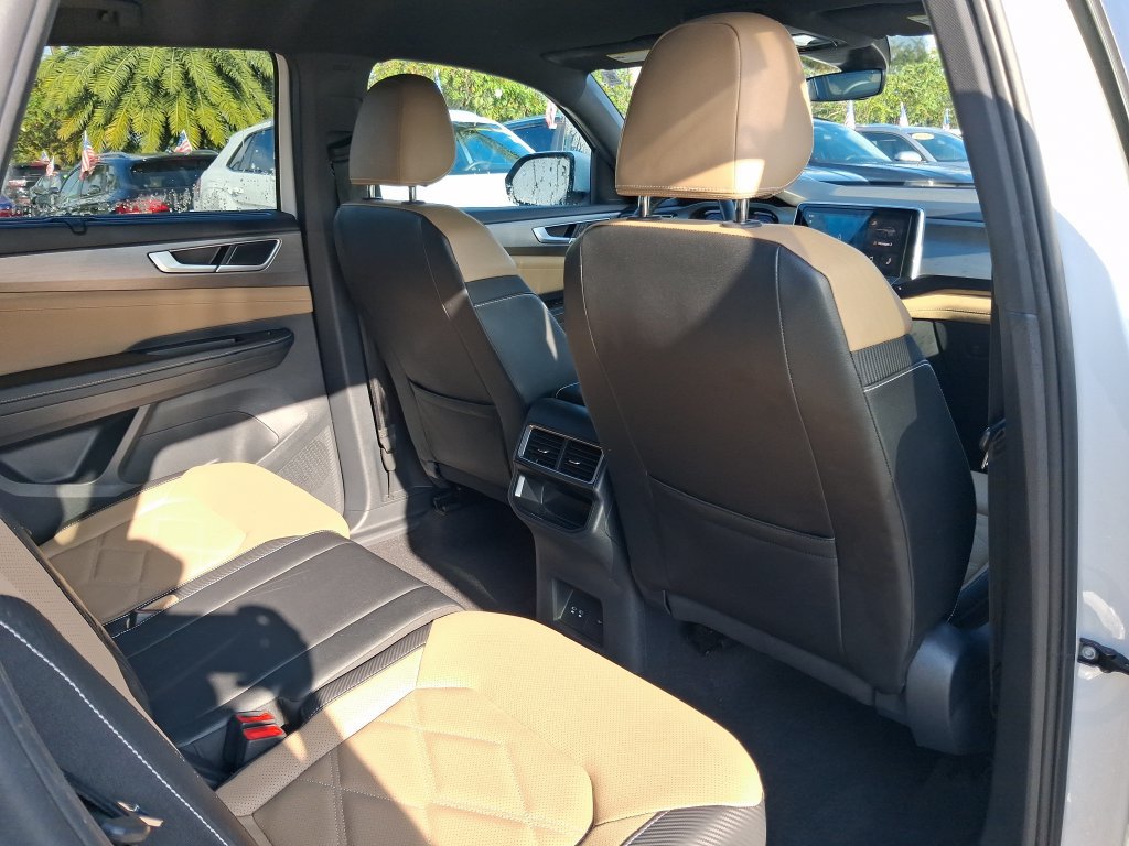 Certified 2024 Volkswagen Atlas Cross Sport SE FWD image 26