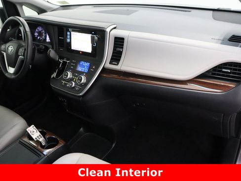 Used 2015 Toyota Sienna Limited Premium image 43