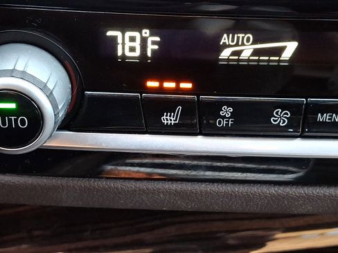 Used 2018 BMW 530i xDrive image 26