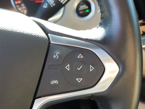 Used 2022 Chevrolet Traverse Premier FWD image 26