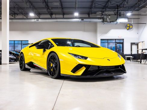 Used 2018 Lamborghini Huracan Performante image 3