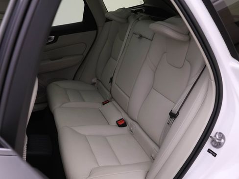 Certified 2023 Volvo XC60 T8 Plus w/ Climate Package image 15