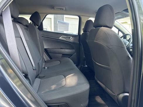 Used 2023 Kia Sportage LX image 16