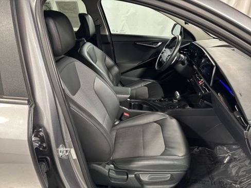 Used 2023 Kia Niro EX FWD image 27