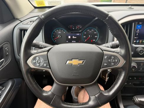 Used 2019 Chevrolet Colorado Z71 w/ LPO, Premium Interior Package AWD/4WD image 9