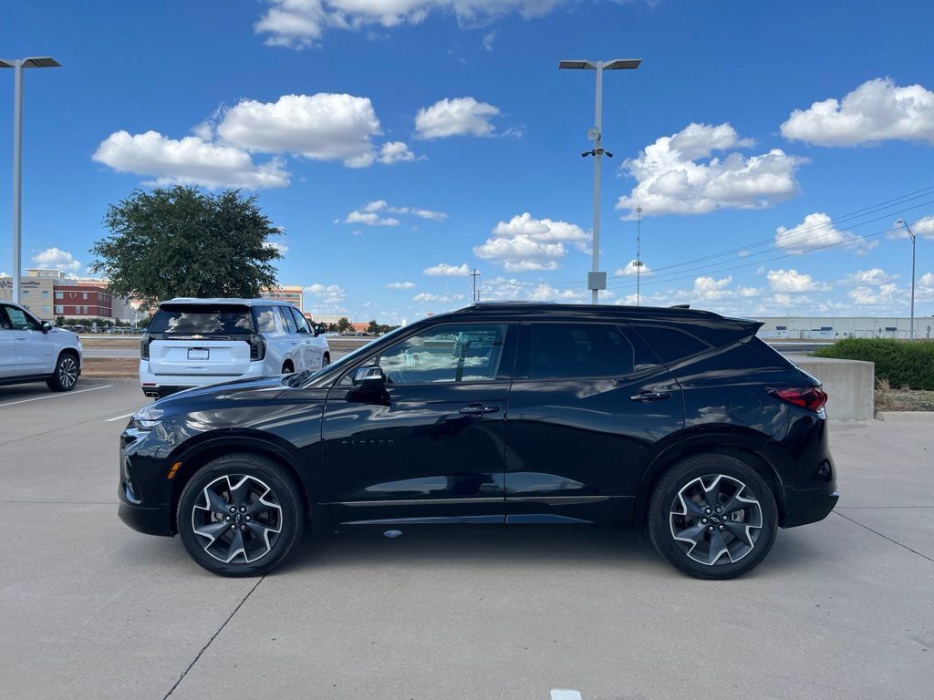 Used 2020 Chevrolet Blazer RS w/ LPO, Cargo Package FWD image 2