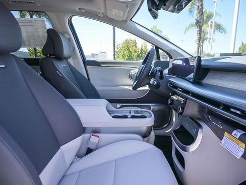 New 2026 Hyundai Ioniq 9 Limited AWD/4WD image 19