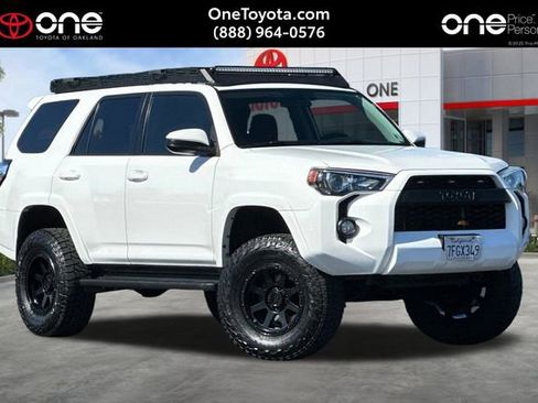 Used 2014 Toyota 4Runner SR5 image 1