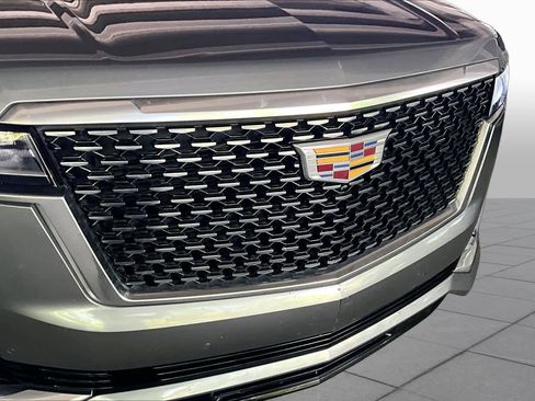 Used 2021 Cadillac Escalade Premium Luxury w/ LPO, Illumination Package RWD image 29