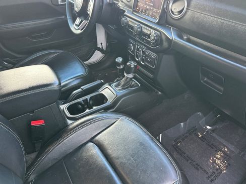 Used 2023 Jeep Wrangler Unlimited Sahara AWD/4WD image 17