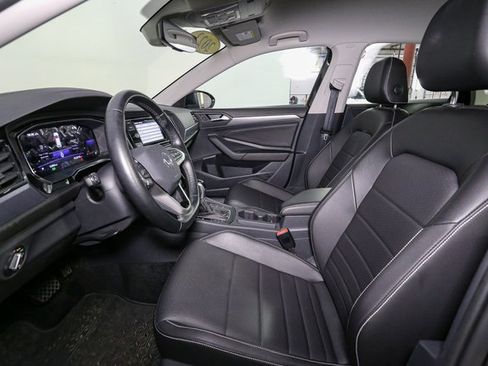 Used 2023 Volkswagen Jetta SE image 36